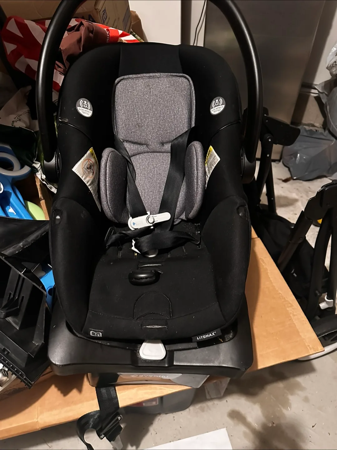 Evenflo LiteMax Infant Car Seat thumbnail