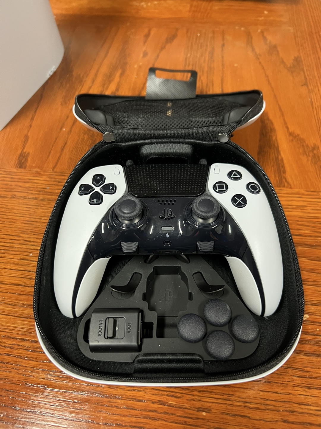Ps5 slim with 2 dualsense controller - photo 2