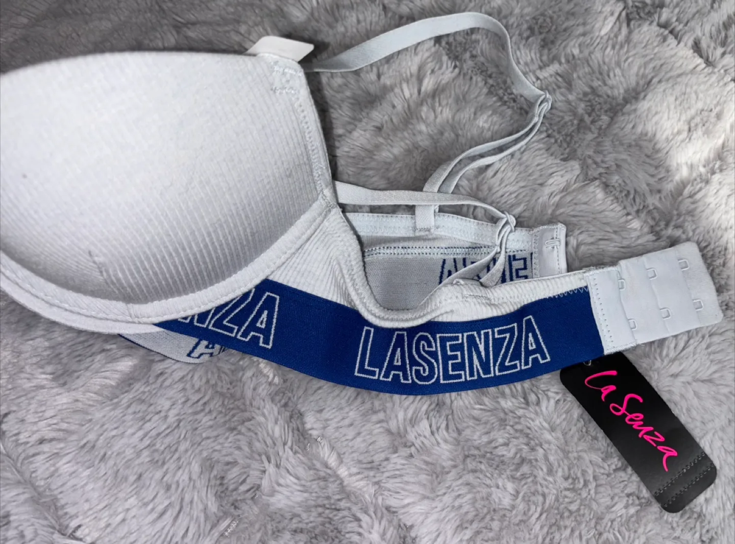 La Senza Remix Push Up Plunge Bra - Size 32A image indicator(3)