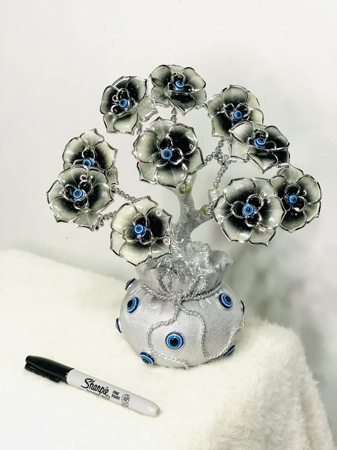 Evil Eye Tree with Gift Box thumbnail