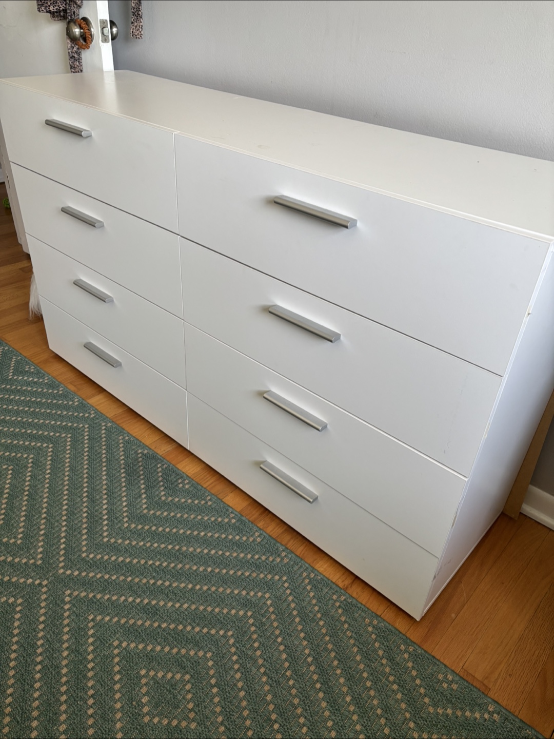 White 6-Drawer Dresser