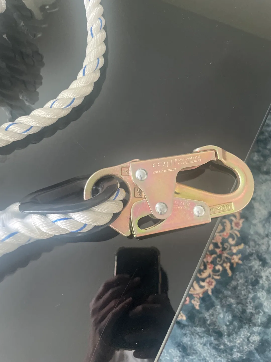 Safety Rope with Carabiner image indicator(4)