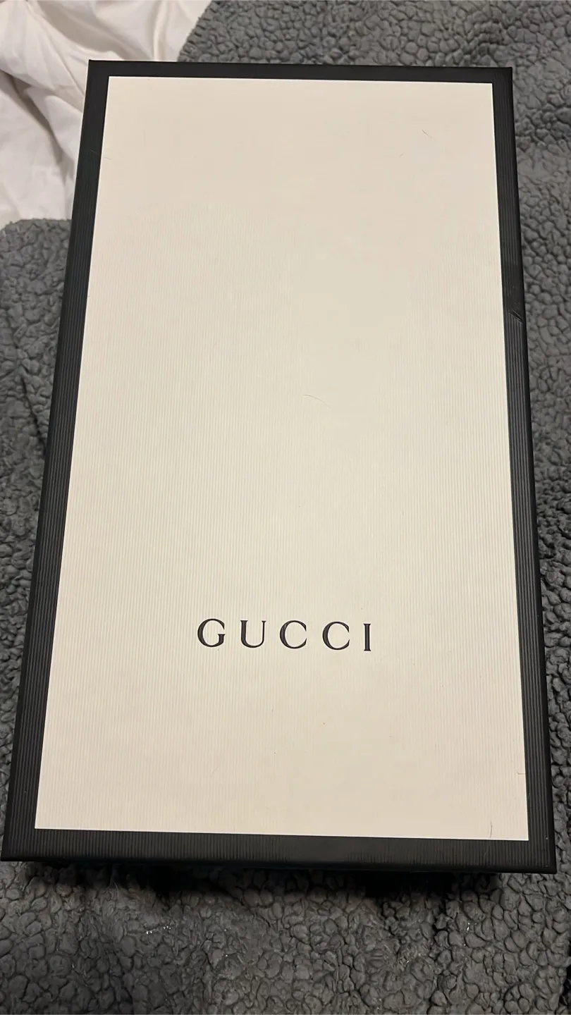 Gucci slides thumbnail