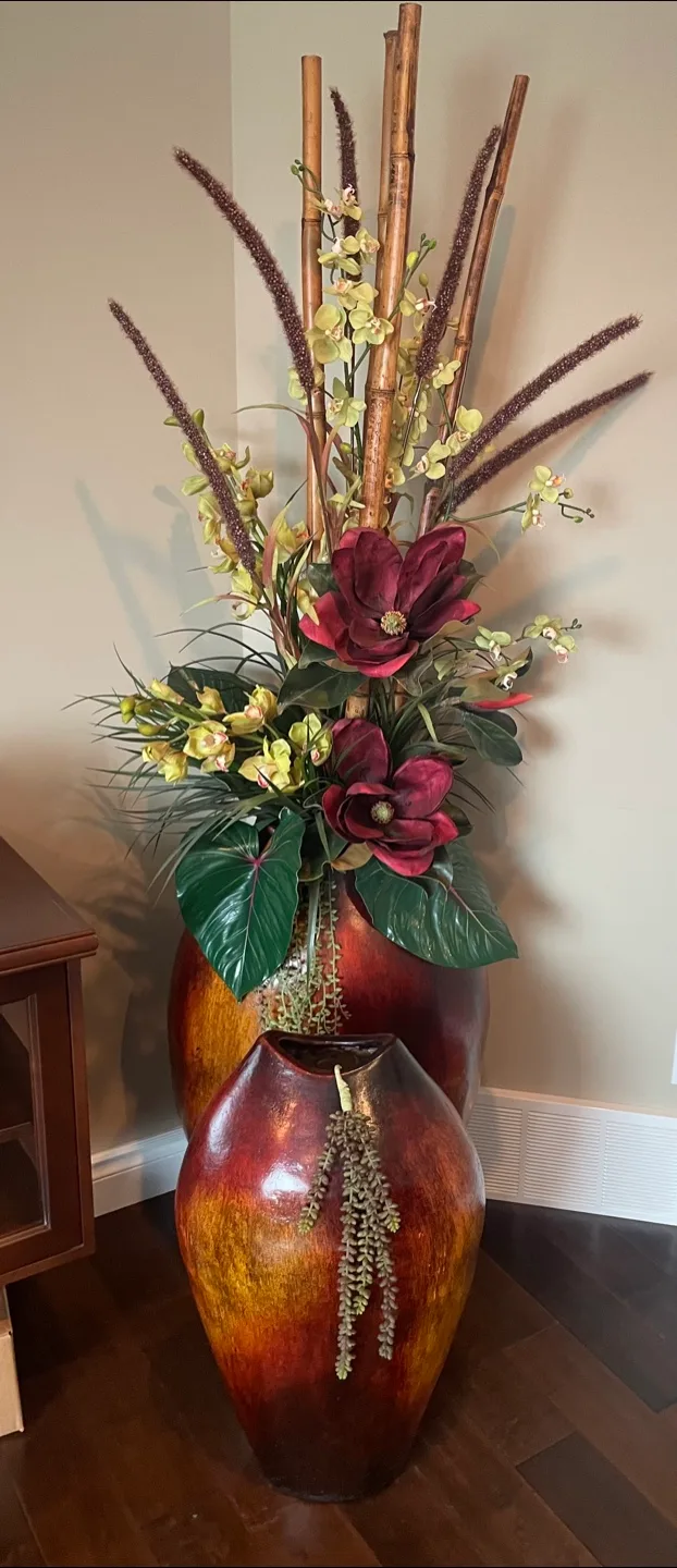 Floral Arrangement with Vase thumbnail