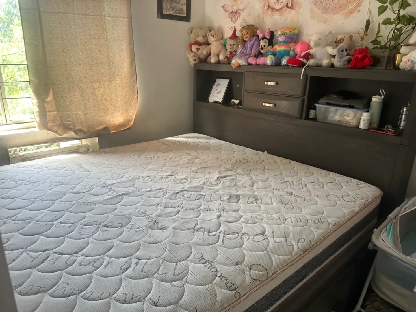 King bed with mattress image indicator(3)