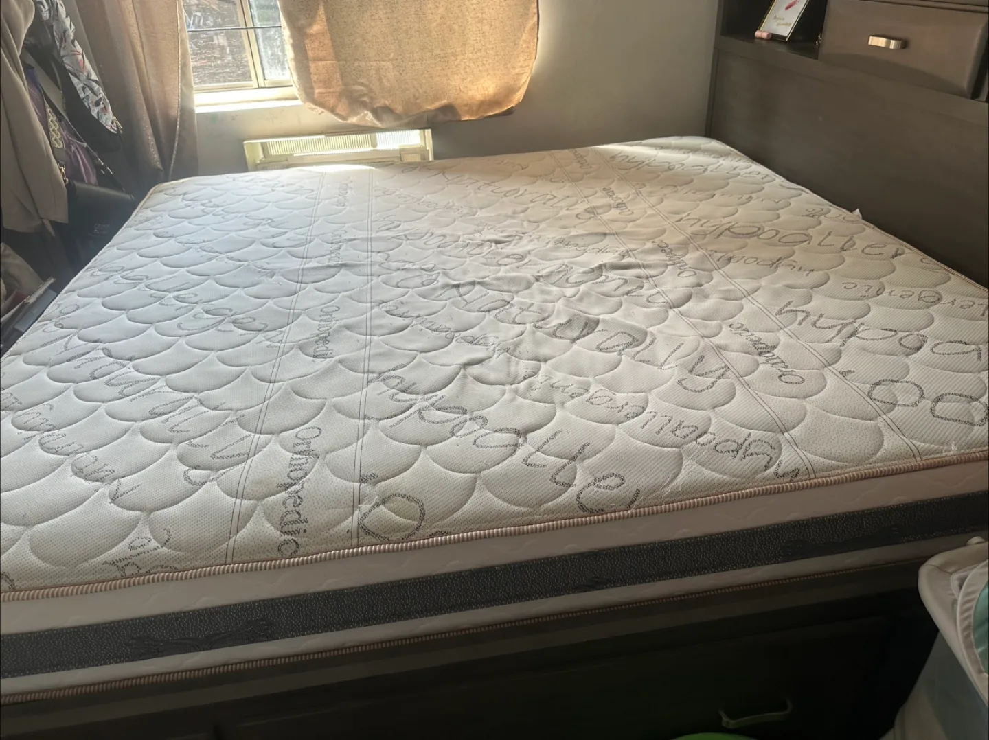 King bed with mattress image indicator(4)