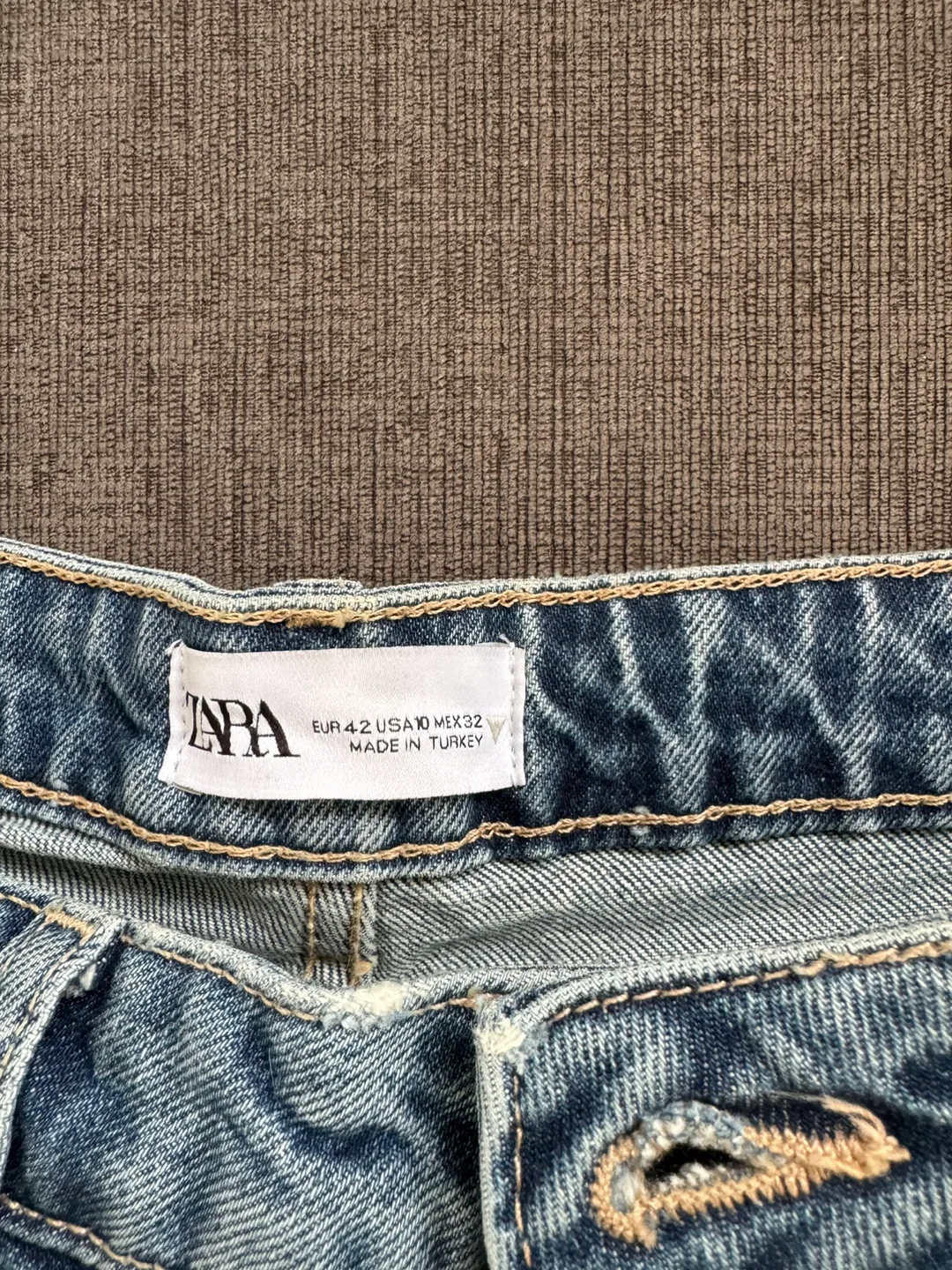 Zara Straight Fit Ripped Jeans - Size 10 image indicator(4)