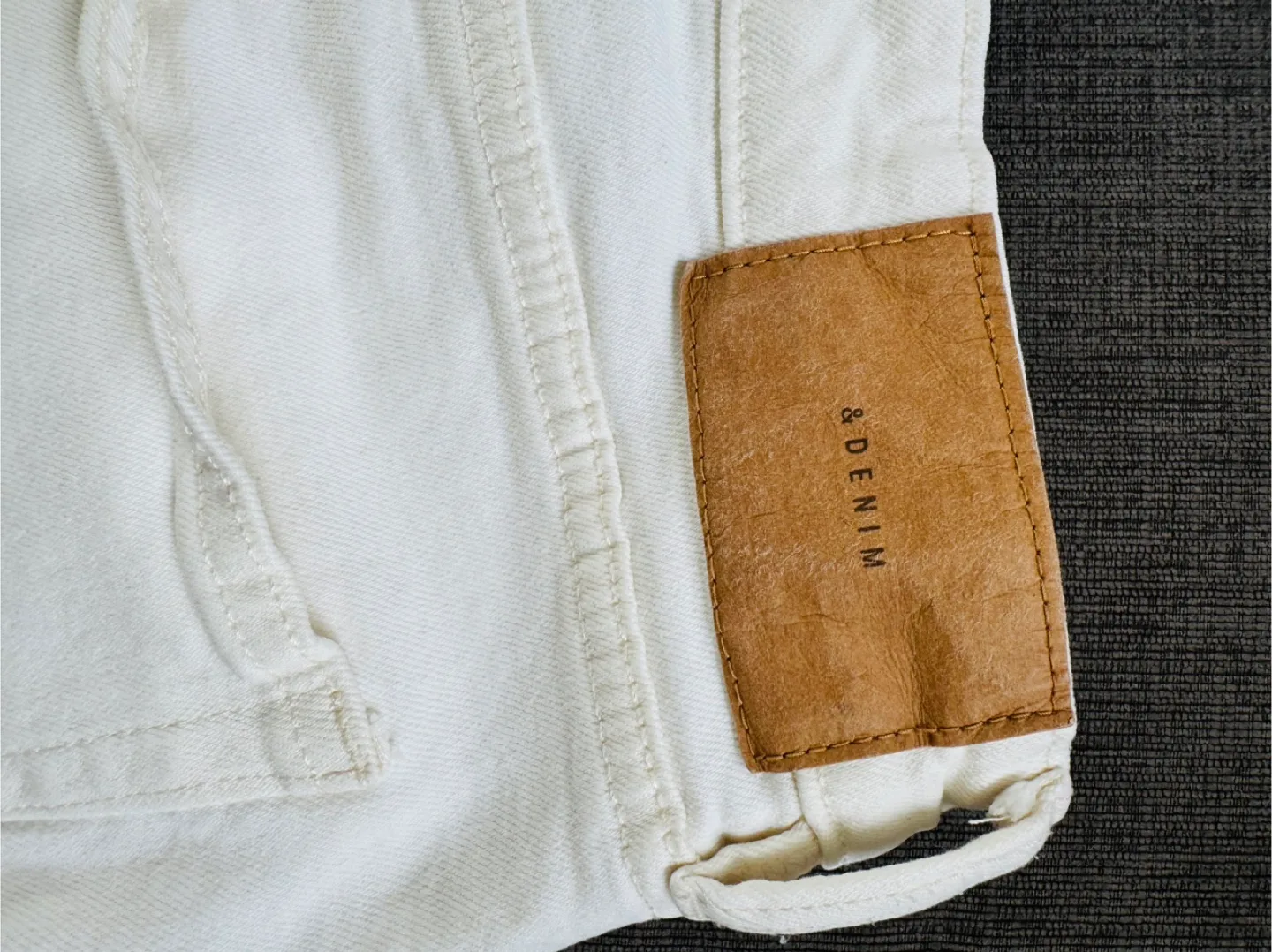 H & M Bermuda Cream Denim Shorts image indicator(4)