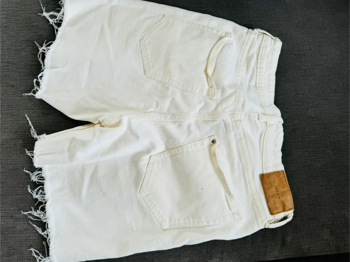 H & M Bermuda Cream Denim Shorts image indicator(2)