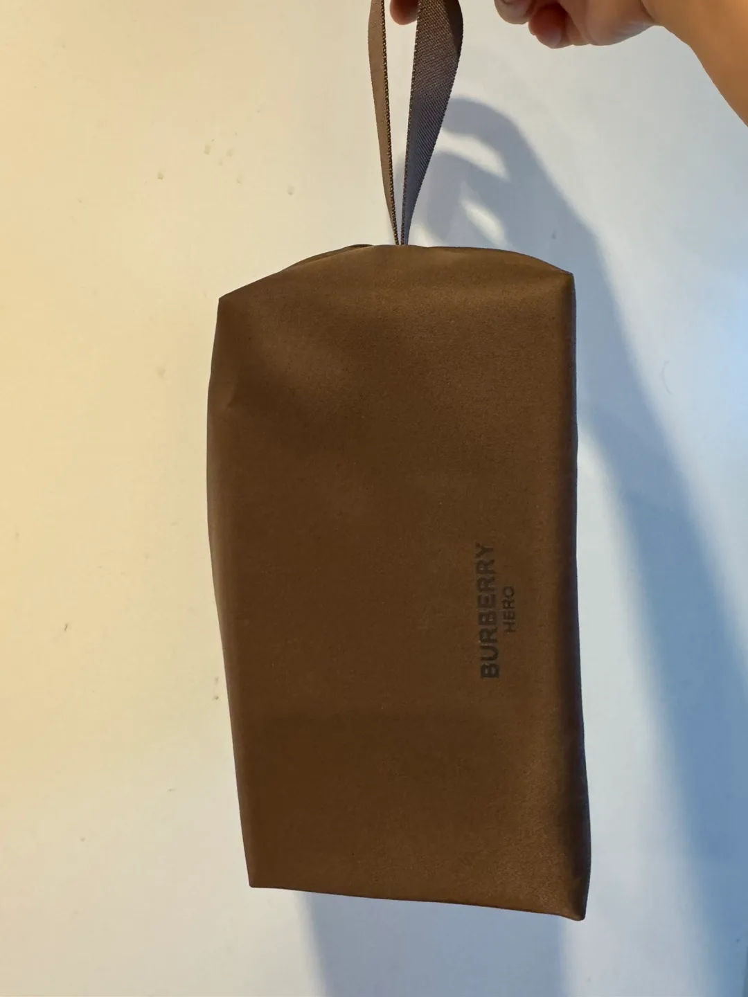 Burberry Hero Brown Toiletry Bag - New image indicator(2)