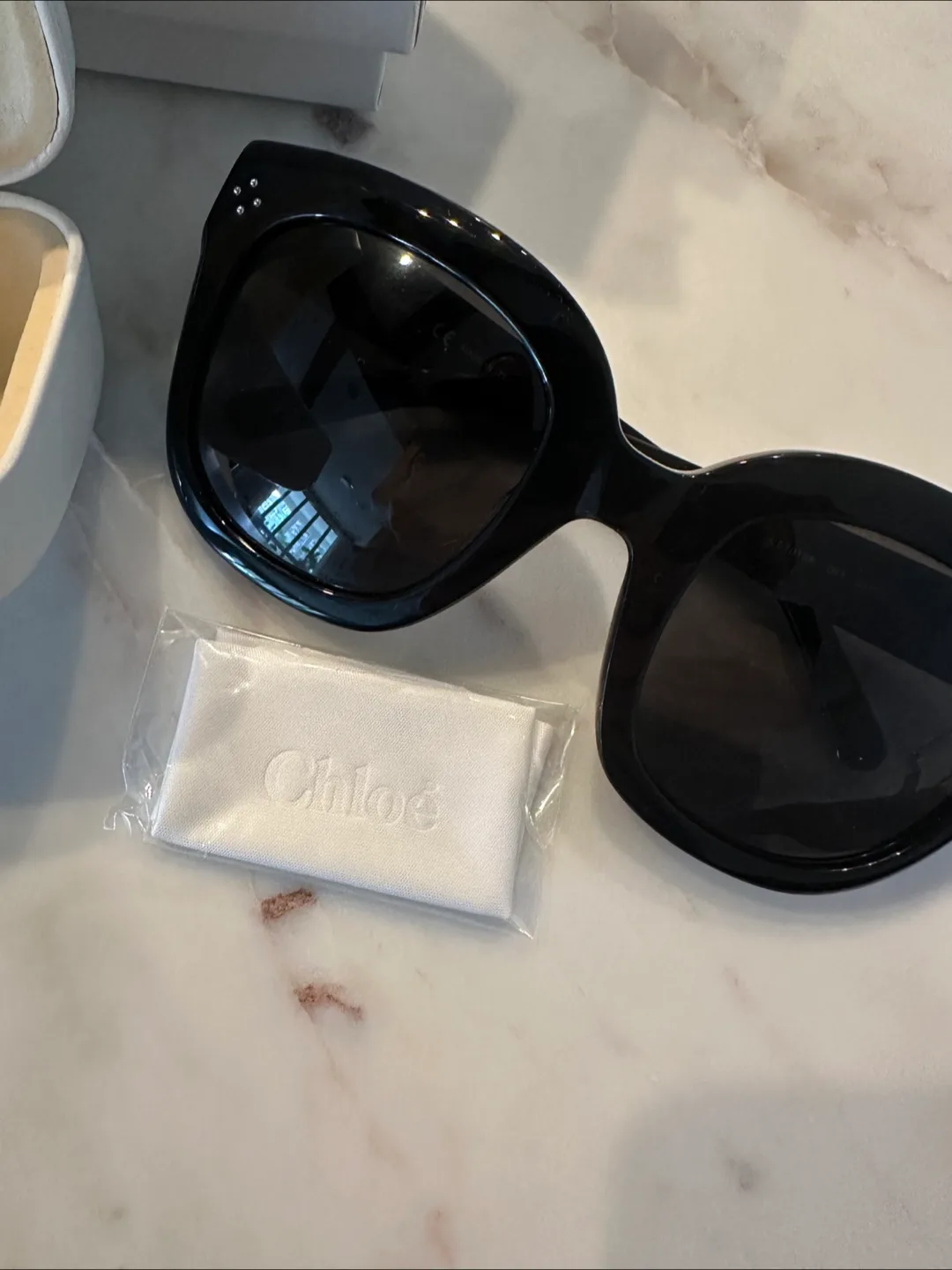 Chloé Black Sunglasses image indicator(6)