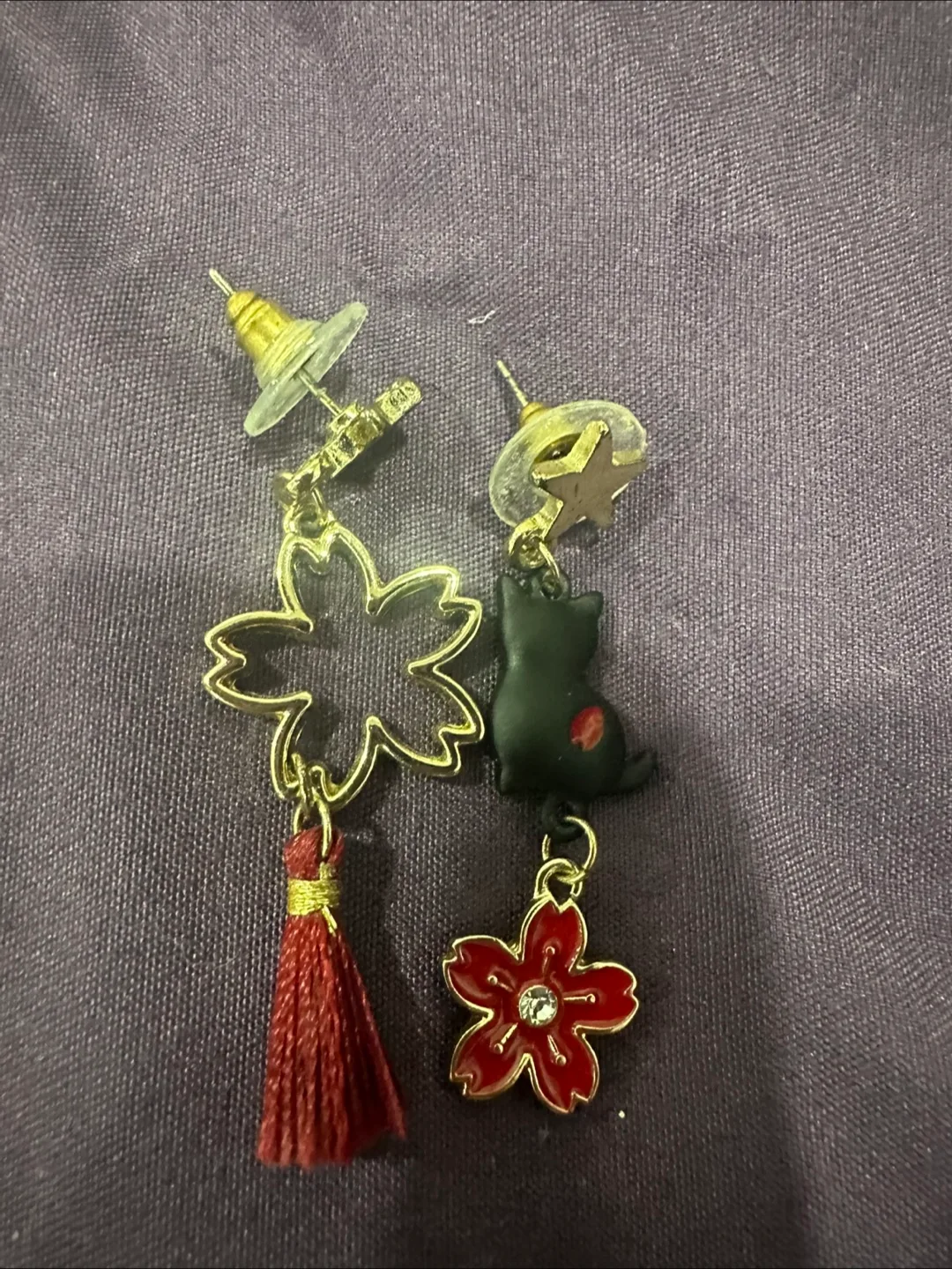Cute Asymmetrical Cat Earrings thumbnail