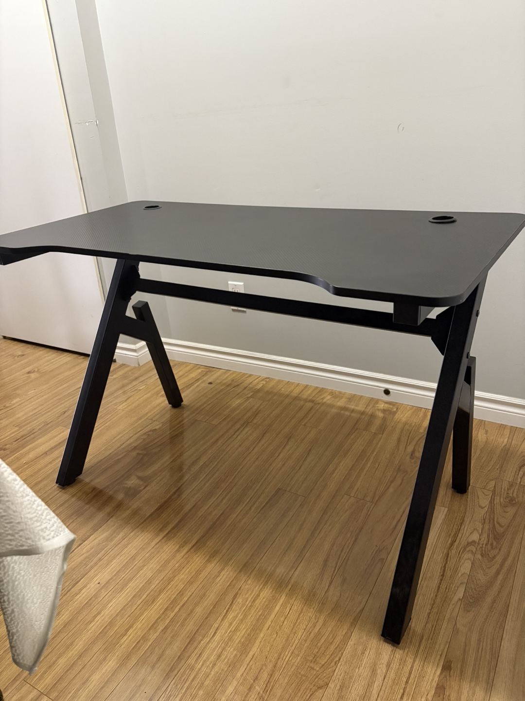 Black Gaming Desk - photo 2