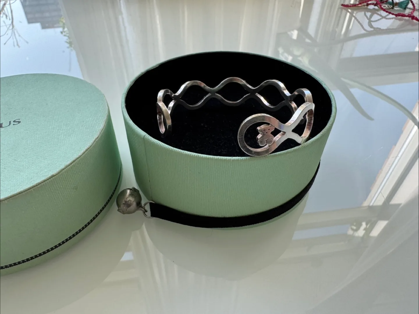 TOUS Silver Bracelet in original box image indicator(2)