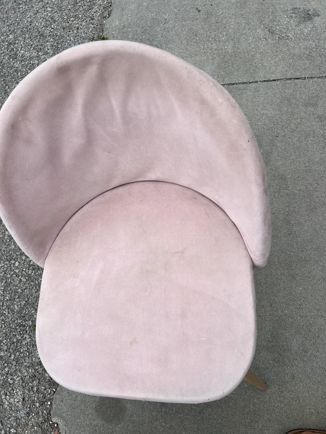 1 Pink Velvet Accent Chair thumbnail