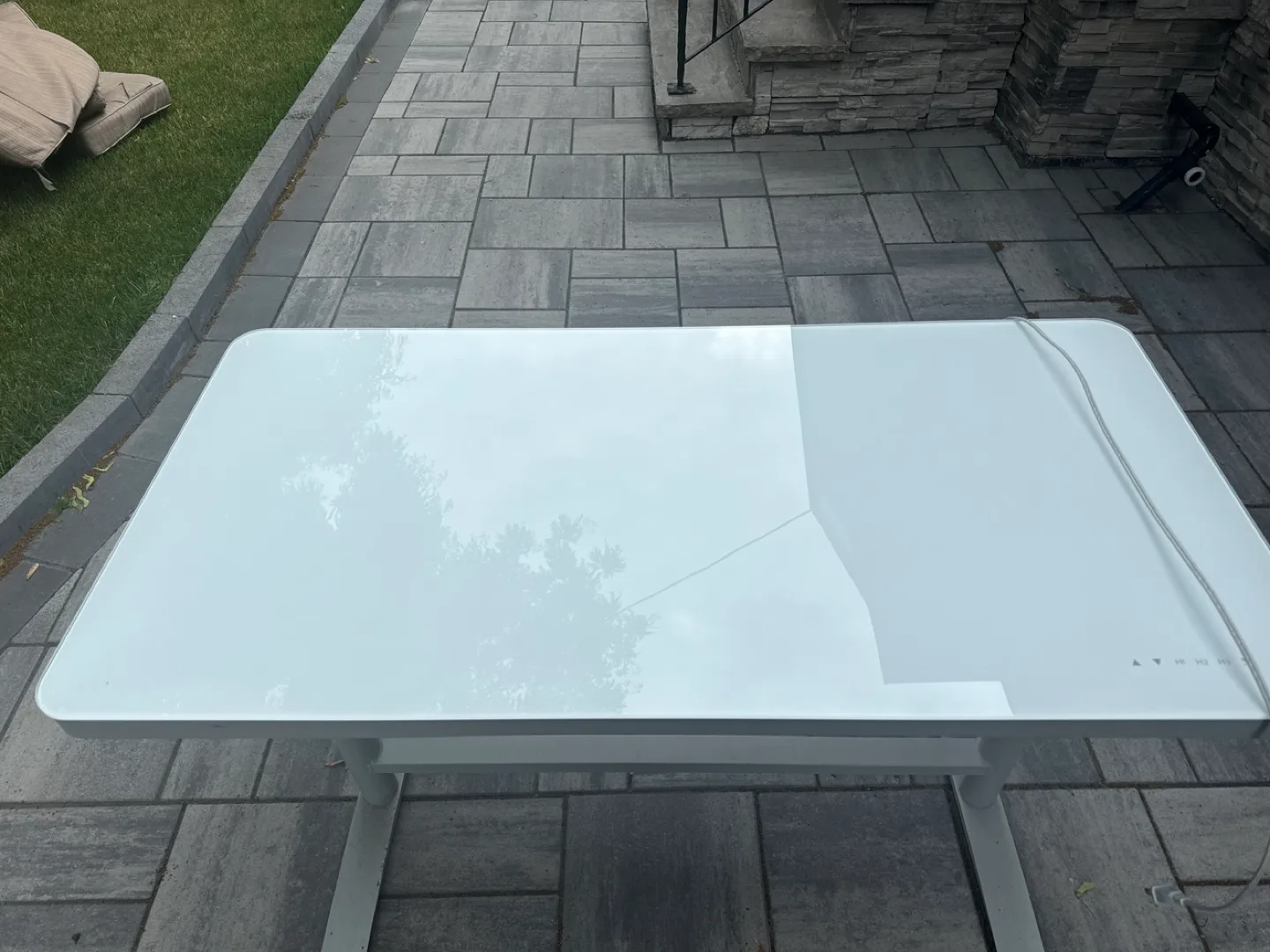 White Adjustable Standing Desk image indicator(2)