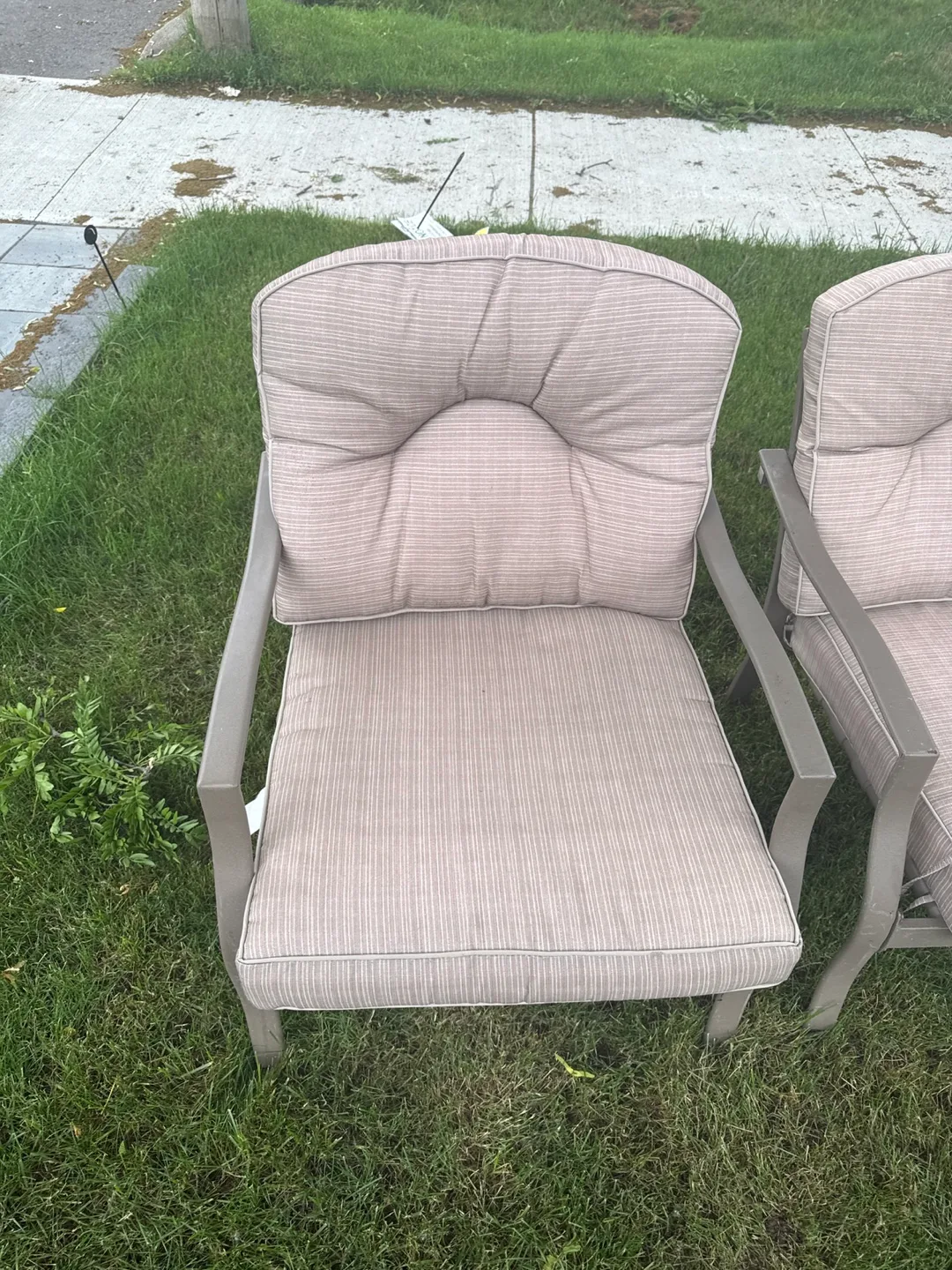 Outdoor Patio Furniture Set - Chairs & Loveseat image indicator(4)
