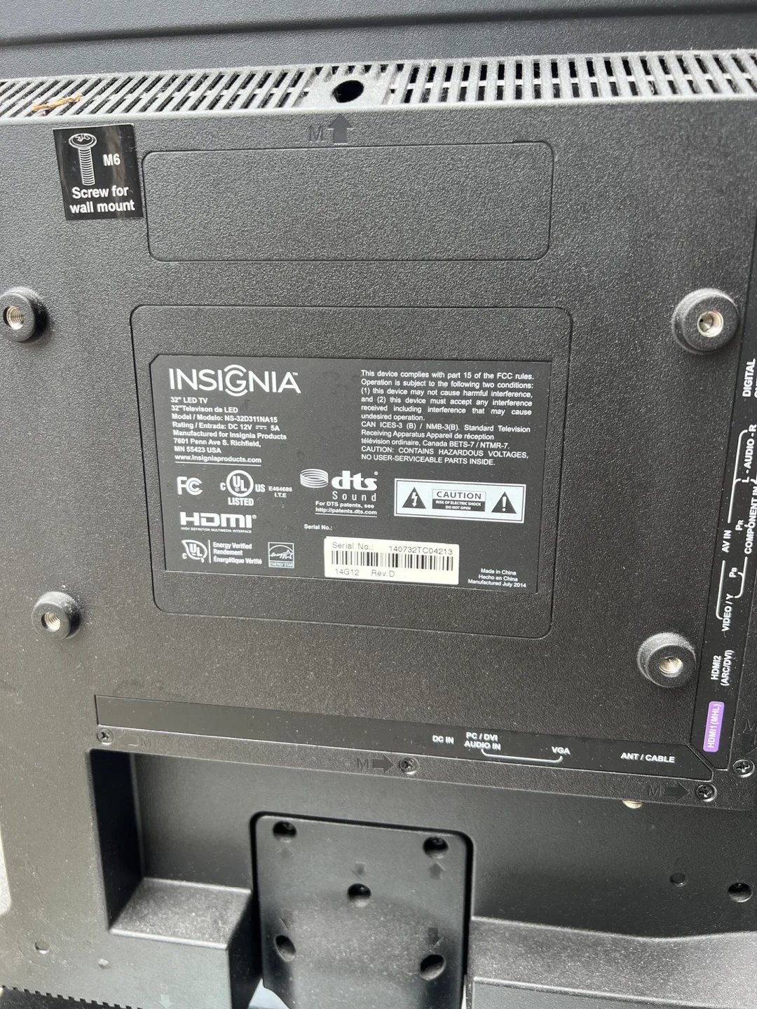 Insignia 32" LED TV - Great Condition image indicator(2)