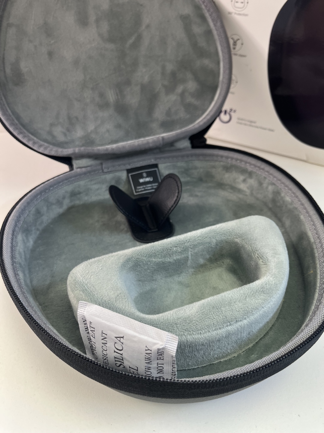 WIWU Ultra Thin Smart Case for AirPods Max - Black - photo 2