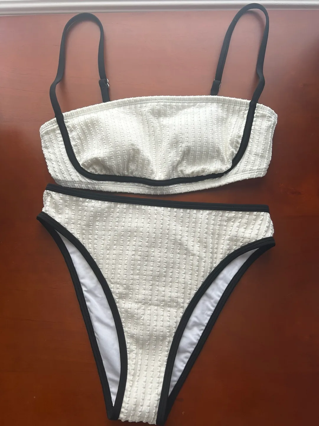New CUPSHE White Bikini Set - Size S image indicator(3)