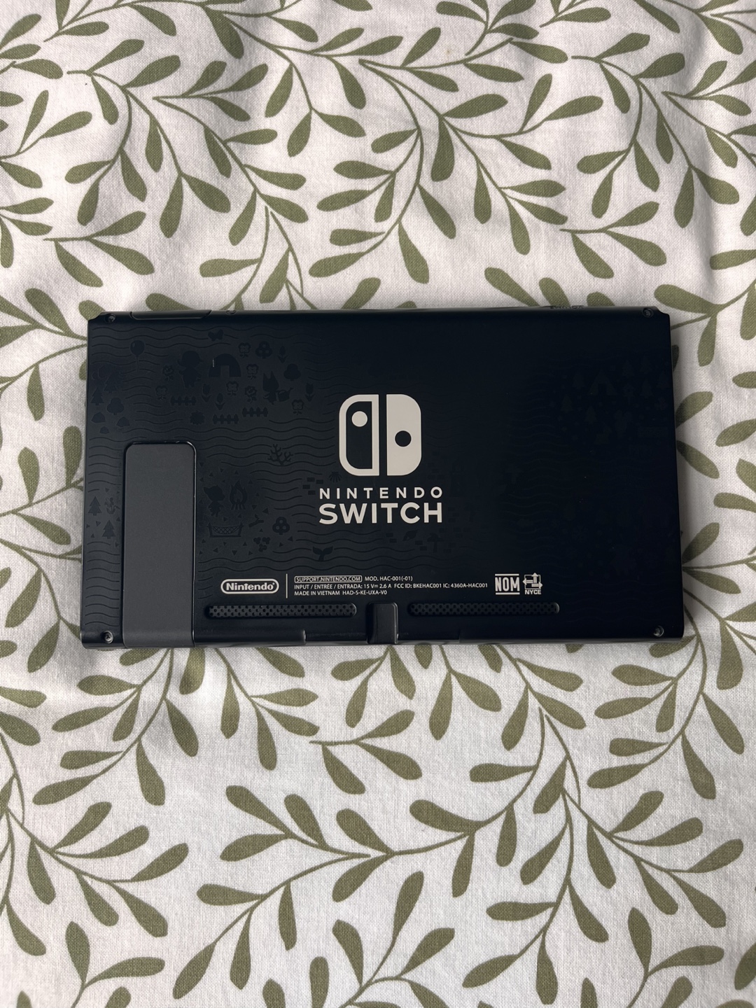 V2 Nintendo Switch Animal Crossing Edition - photo 3