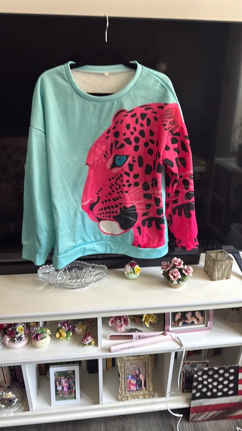 Pink Leopard Print Sweatshirt thumbnail