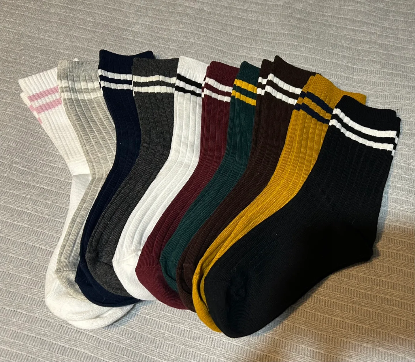Women’s Socks Brand New thumbnail