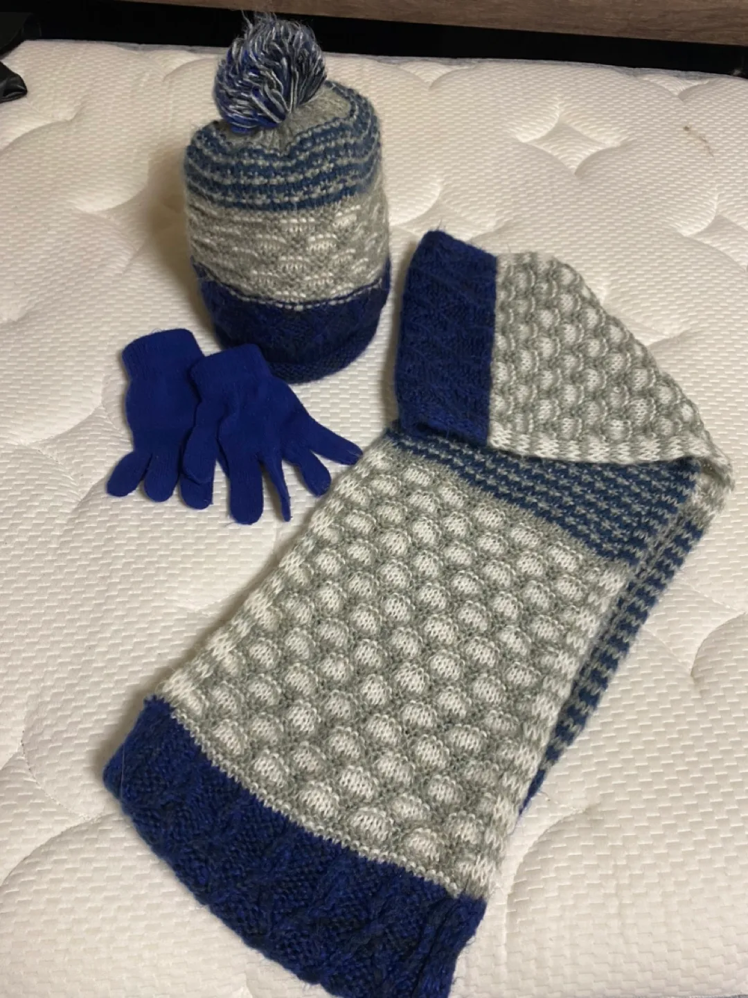 Hat, Scarf, and Gloves Set - Blue and Grey image indicator(2)
