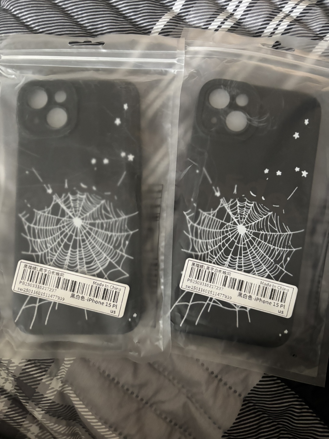 New iPhone 15 Pro Spiderweb Case - Black & White
