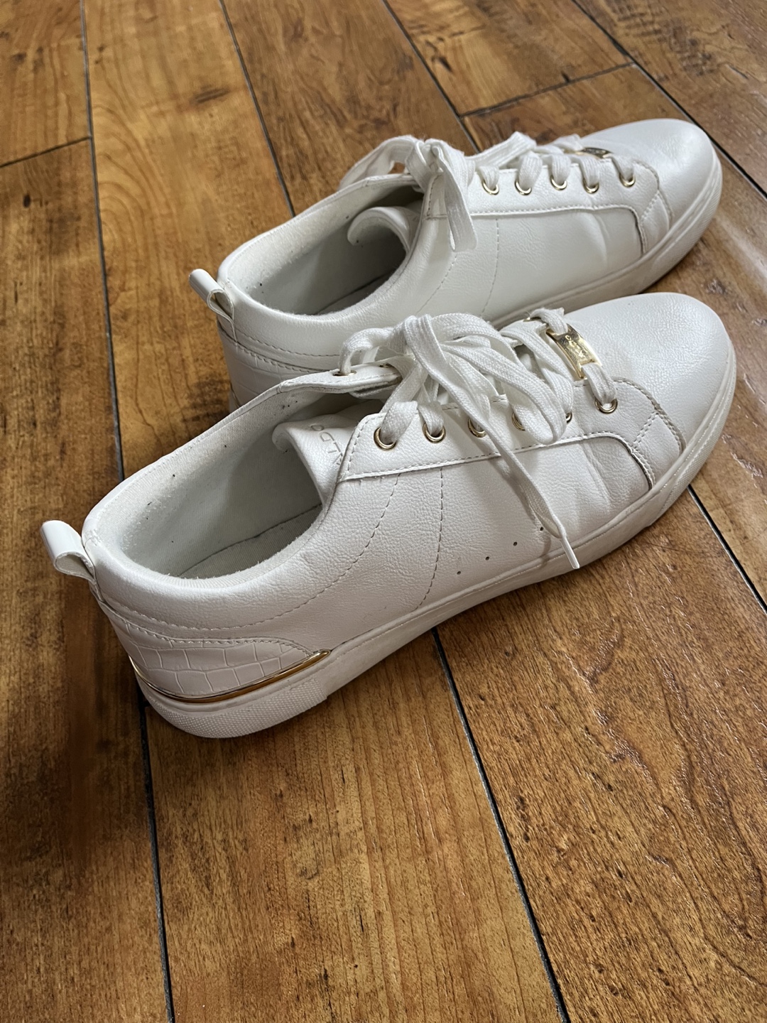 Aldo White Sneakers, Dilathielle pillow walk