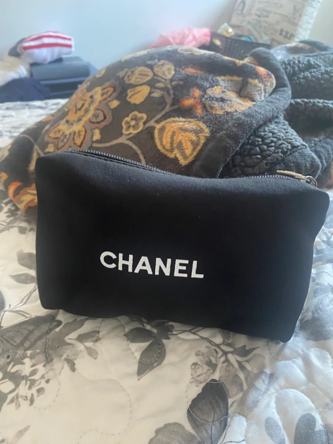 Chanel Black Vanity Pouch image indicator(2)