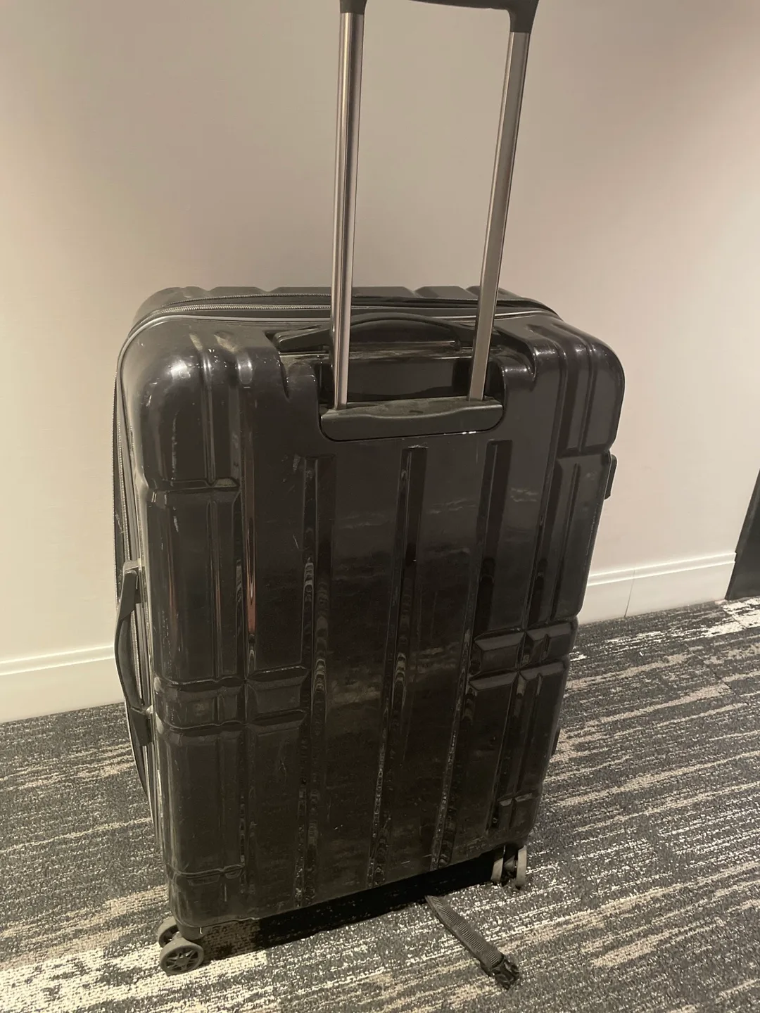 Check in Black Hardshell Suitcase thumbnail