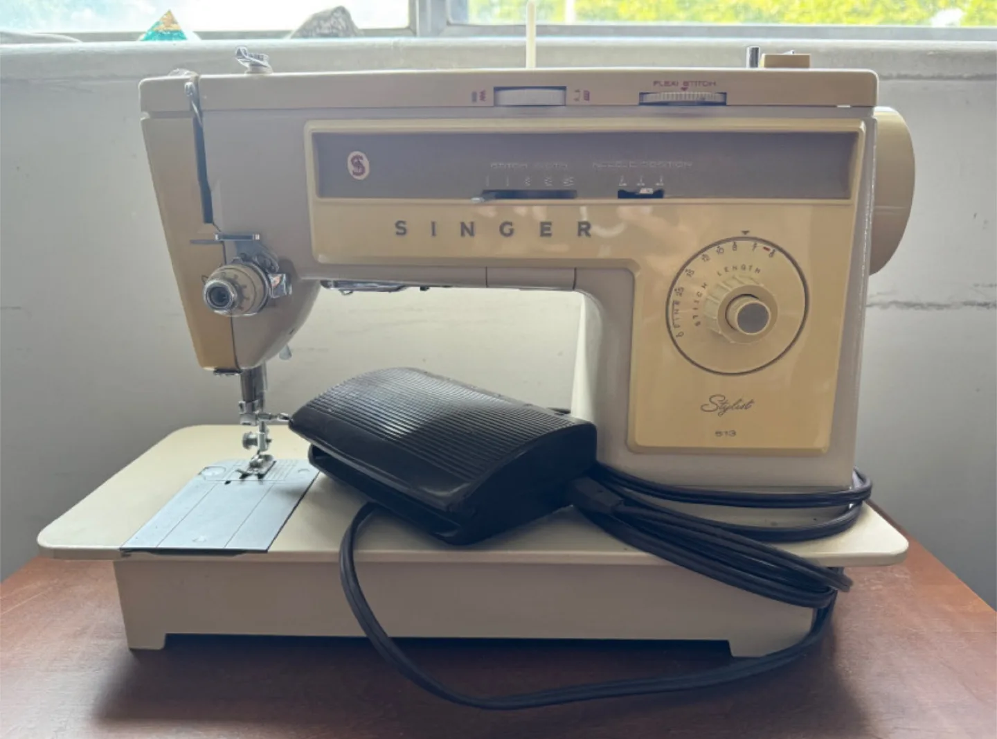 Singer Stylist 513 Sewing Machine image indicator(3)