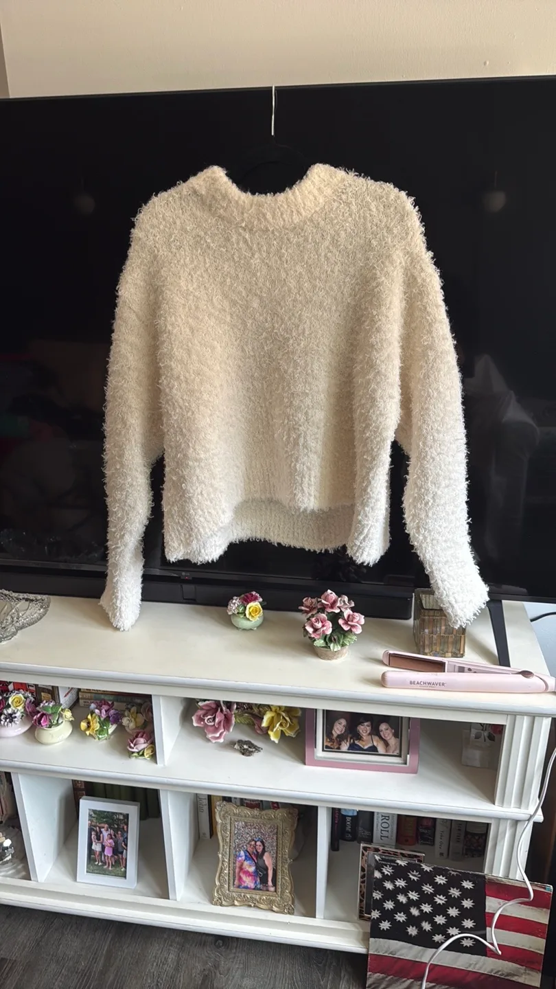 H&M Cream Fuzzy Knit Sweater thumbnail