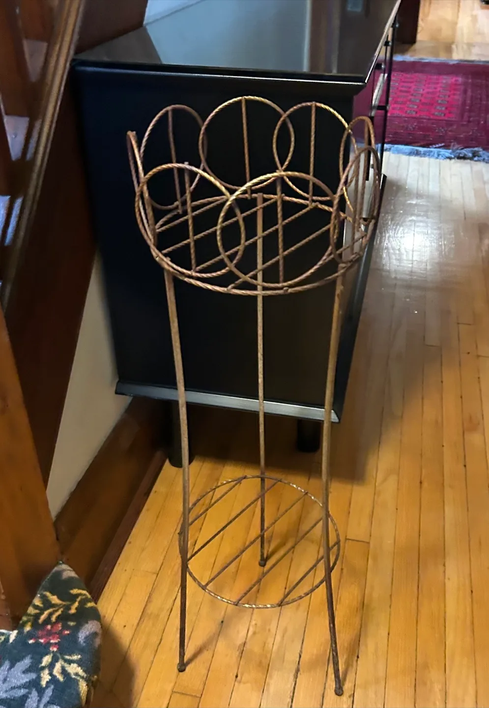 $20 MCM Vintage Gold Tone wrought iron Metal Plant Stand 32" image indicator(3)