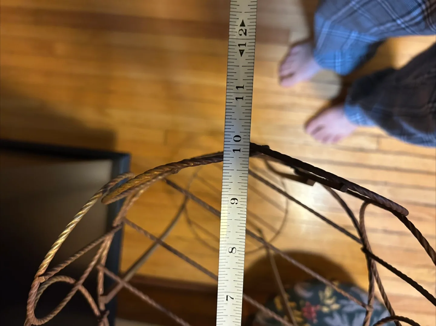 $20 MCM Vintage Gold Tone wrought iron Metal Plant Stand 32" image indicator(8)