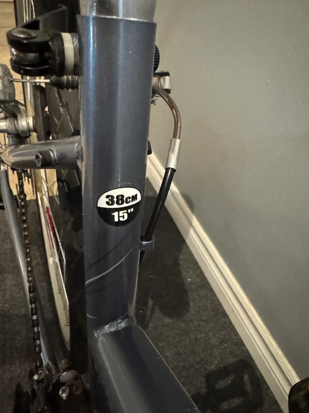 Ladies Miele 18 speed hybrid - 15" Frame Bicycle image indicator(4)