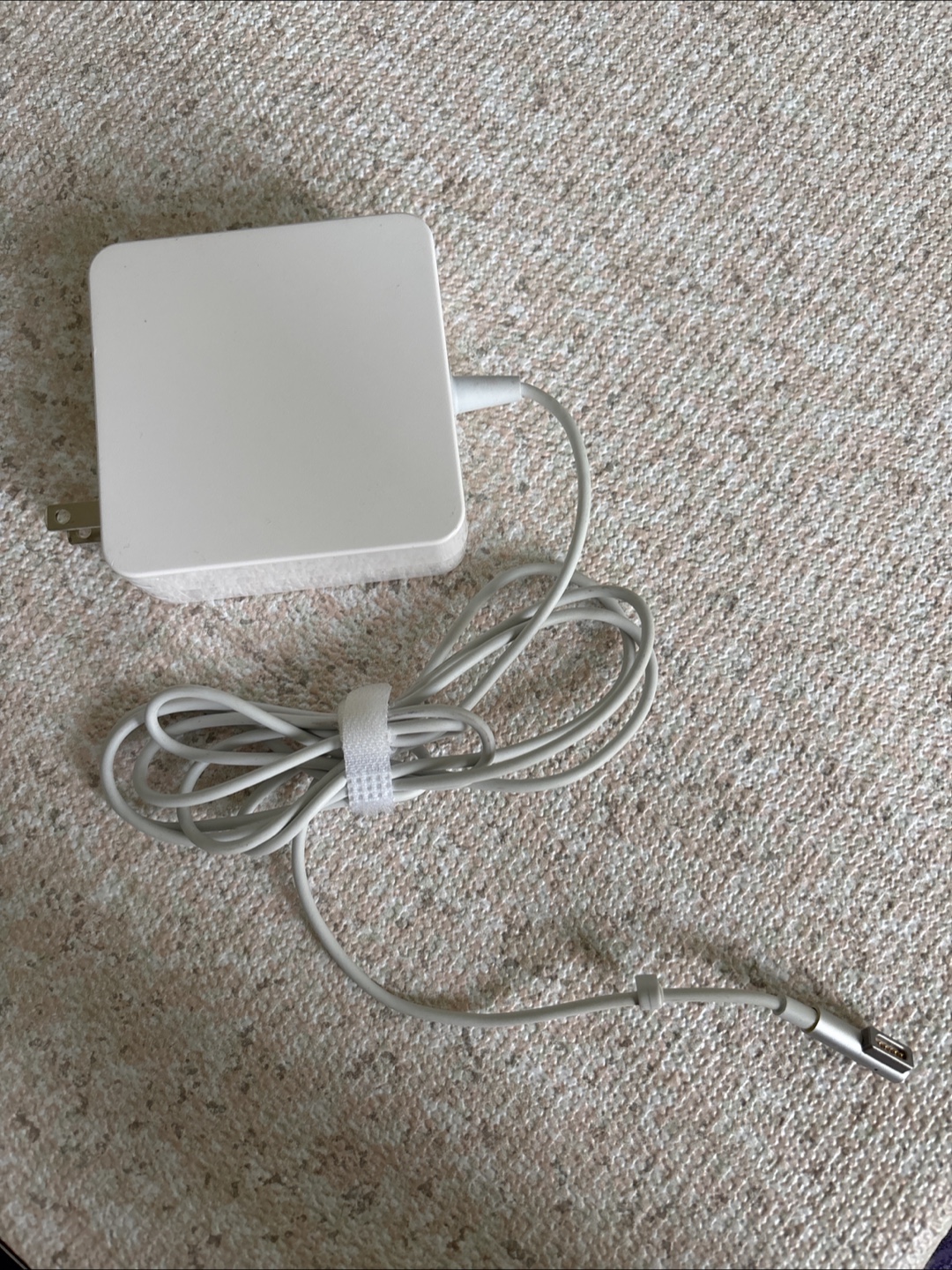 MacBook charger AC adapter 85W