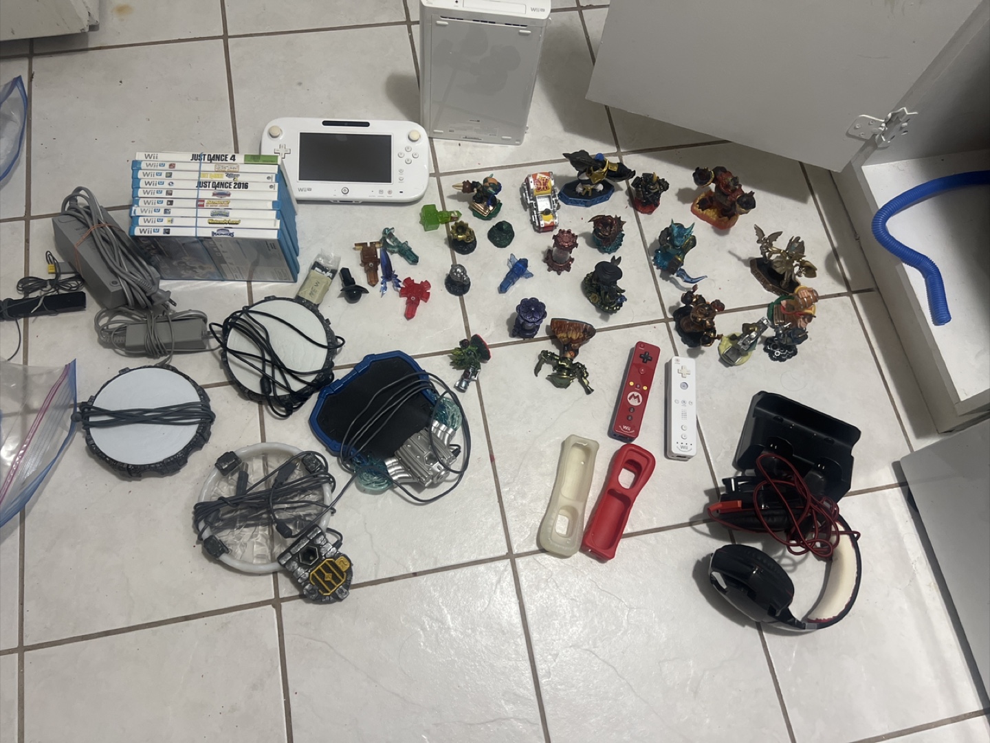 Wii U Console, Games, Skylanders Portals & Figures - photo 5
