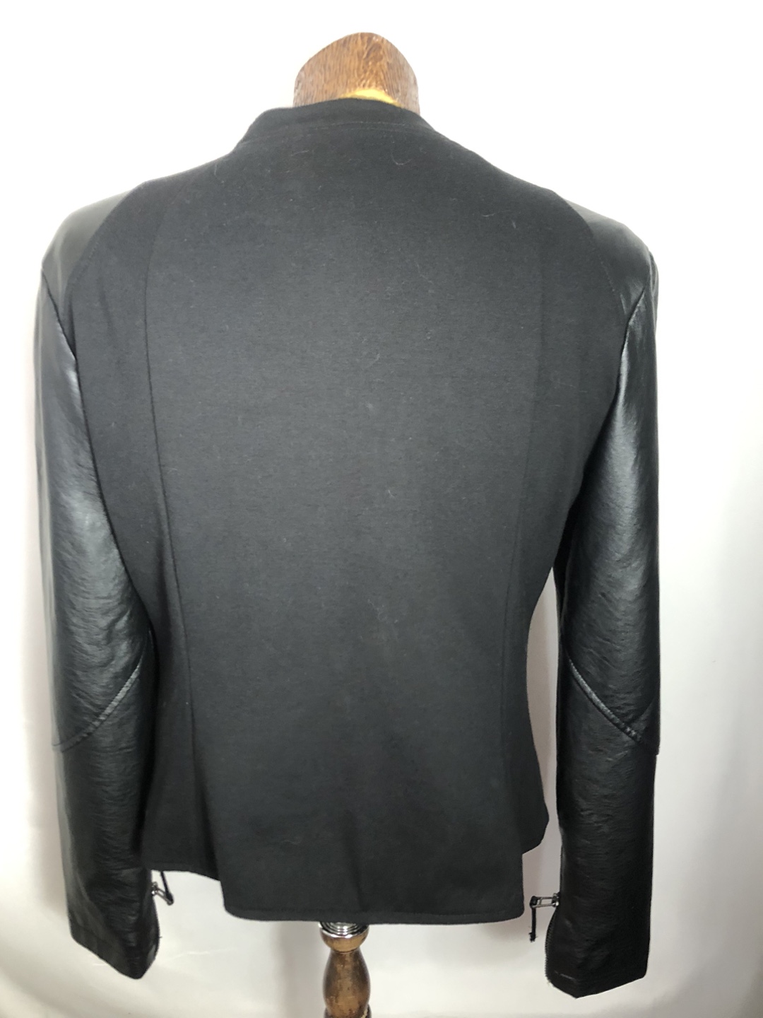 Women’s Black Faux Leather Jacket. Large. Le Chateau. Like New - photo 2