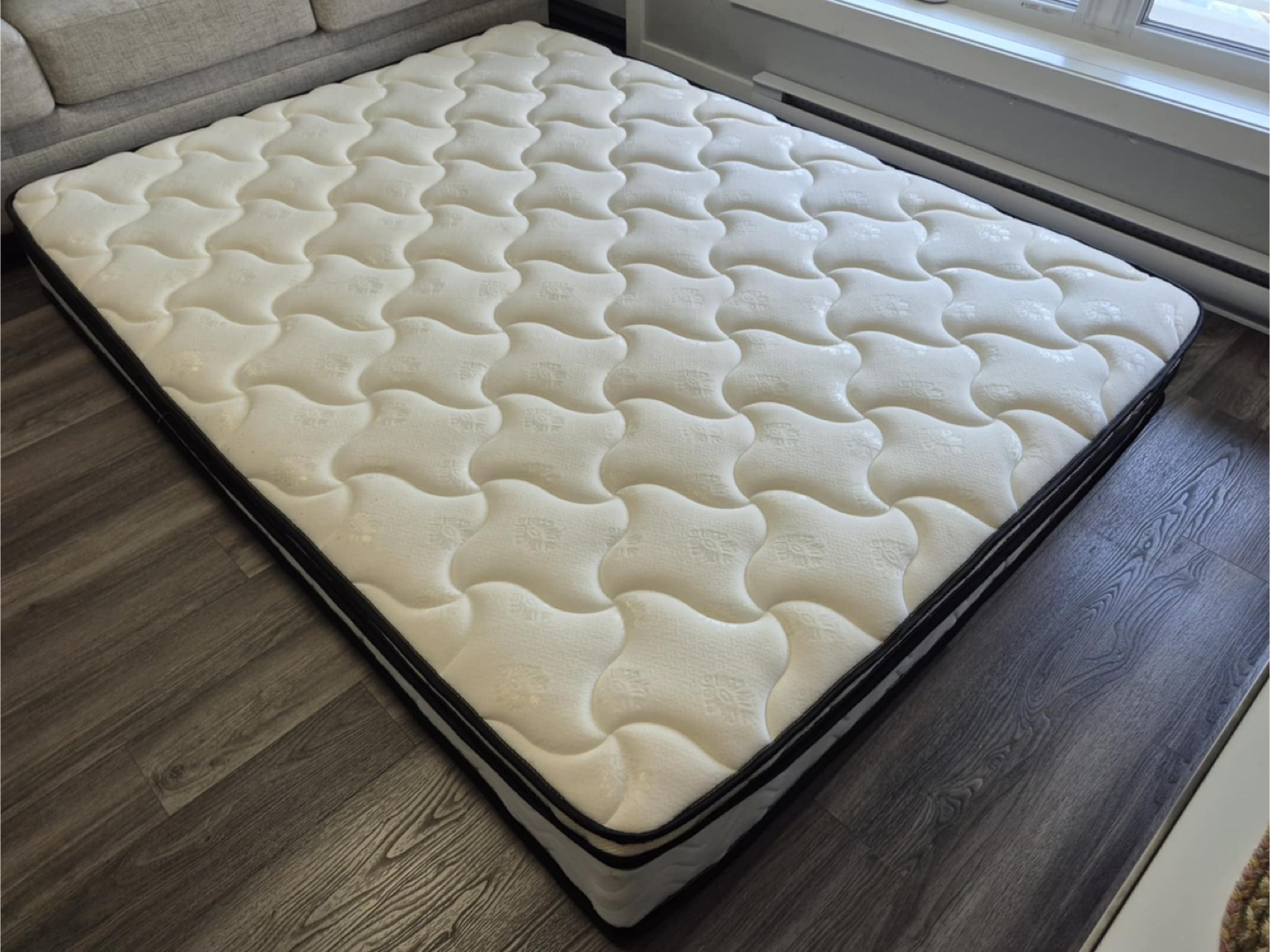 Mattress - Approx. 11 inches thick - photo 2