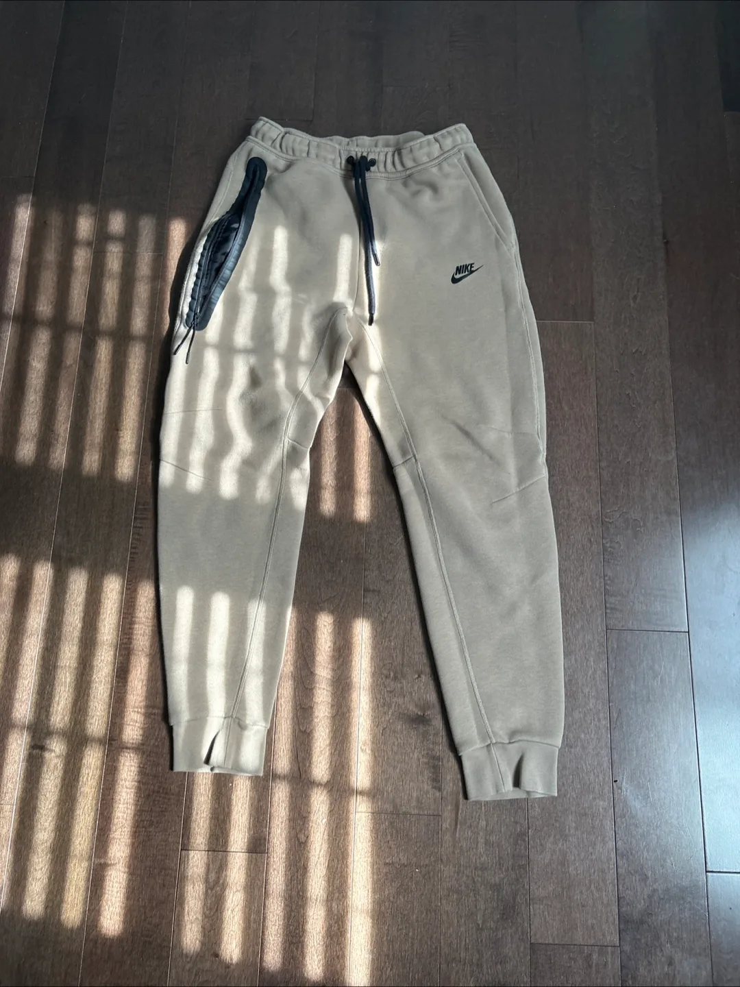 Nike Tech Fleece Set - Size M image indicator(3)