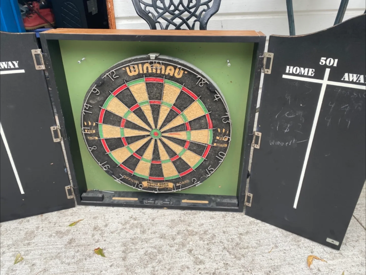 Winmau Dartboard with Cabinet thumbnail