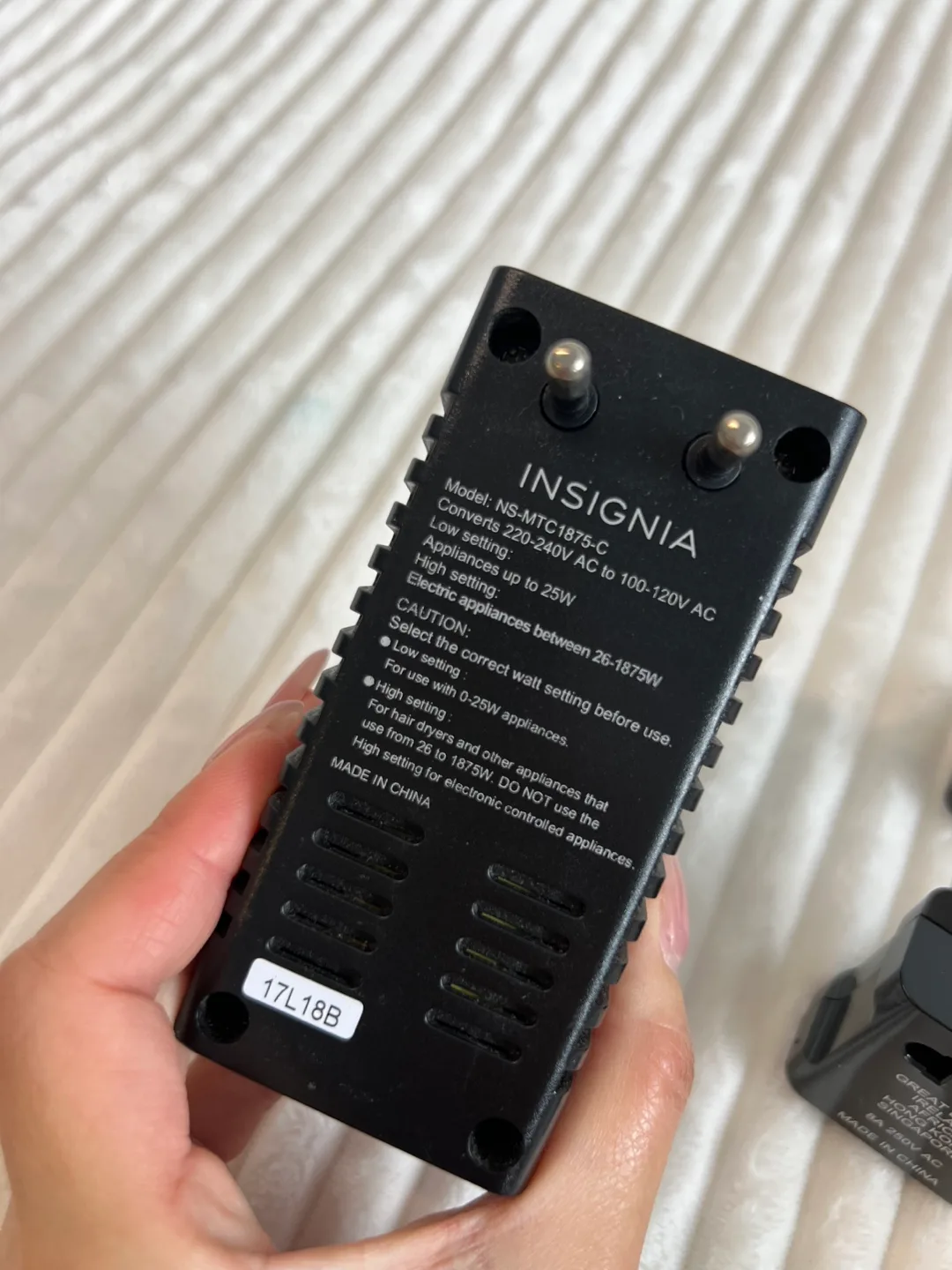 Insignia Travel Adapter Kit image indicator(2)