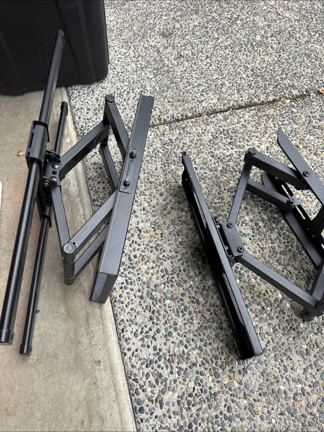 2 TV wall mounts image indicator(2)