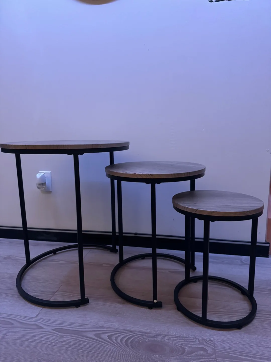 SET OF 3 STACKING ROUND NESTING TABLES thumbnail