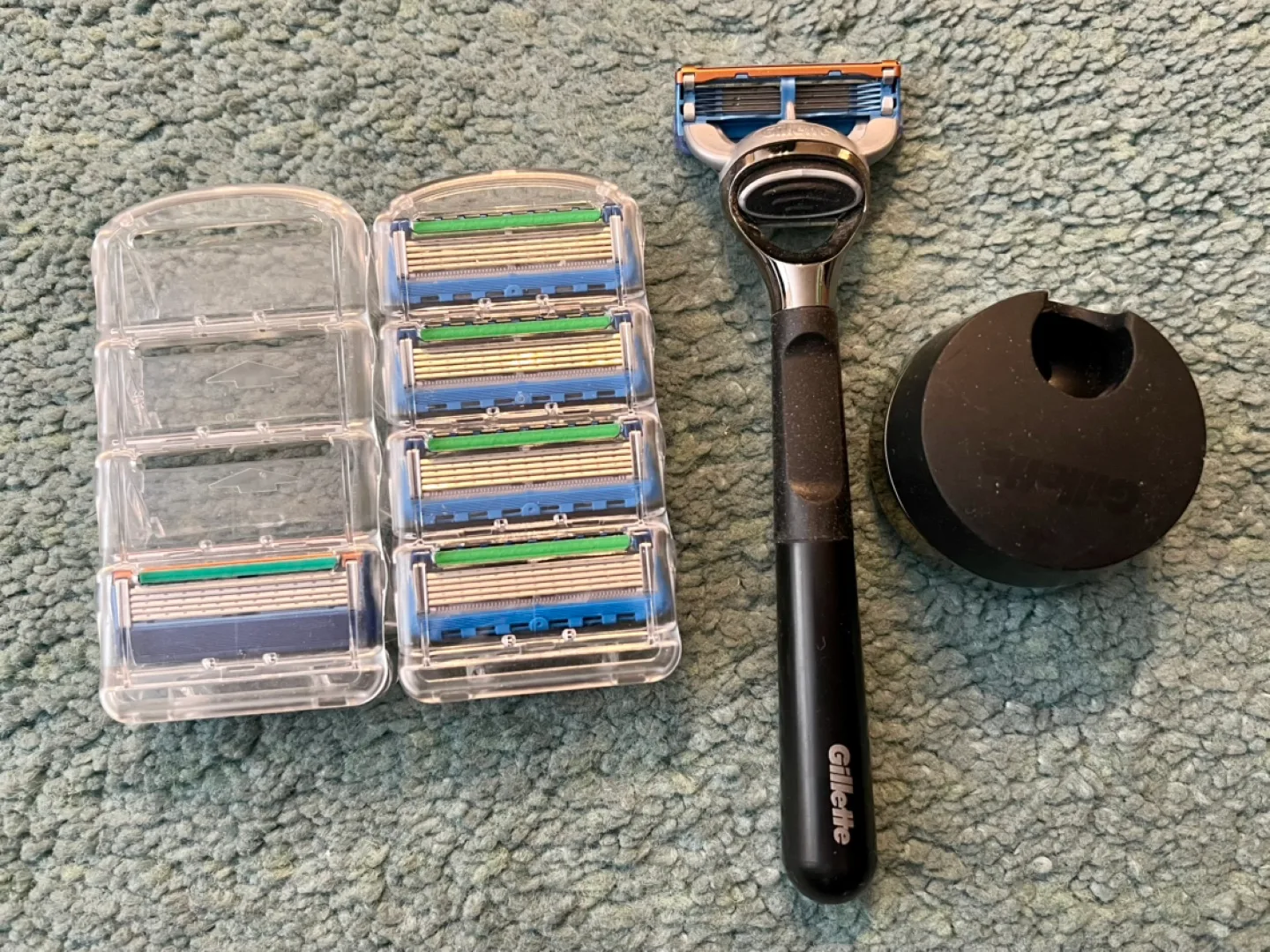 Brand new Gillette Fusion Razor with 5 Refills thumbnail