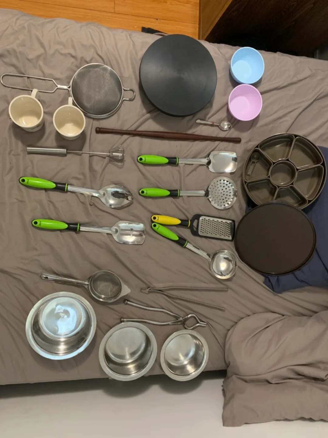 New Assorted Kitchen Utensils thumbnail