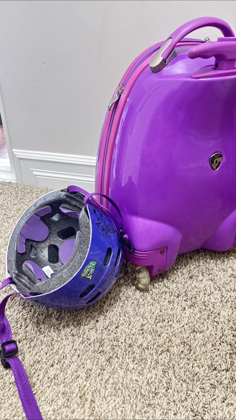 Sofia the First Rolling Luggage & Helmet Set - photo 2