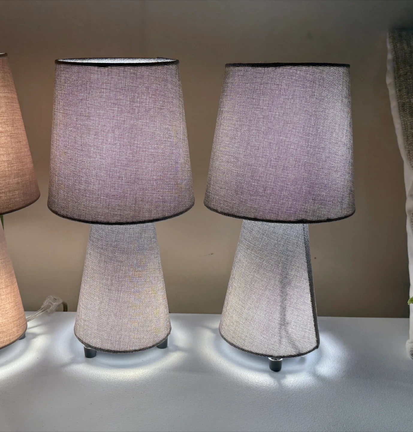 Dual bulbs table lamps thumbnail